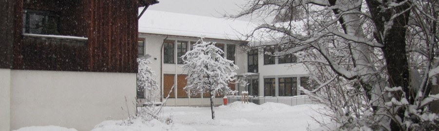 Schulhaus Winter 01